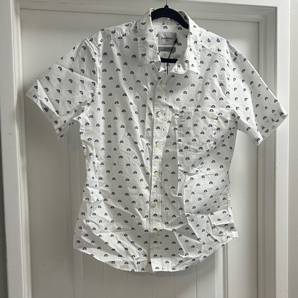 Goodfellow & Co White and Blue Casual Button Down Shirt